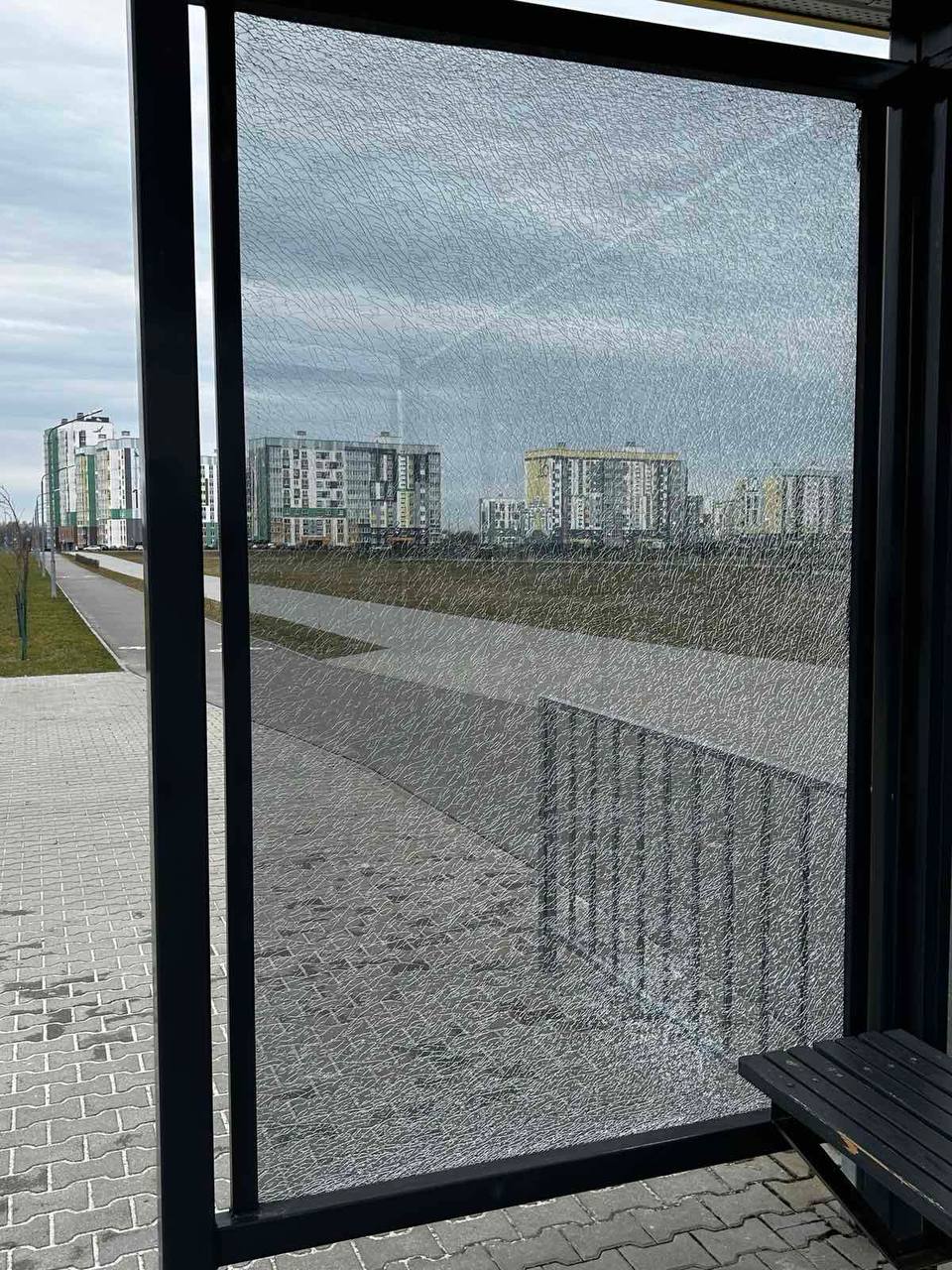 В Бресте повредили шесть остановок