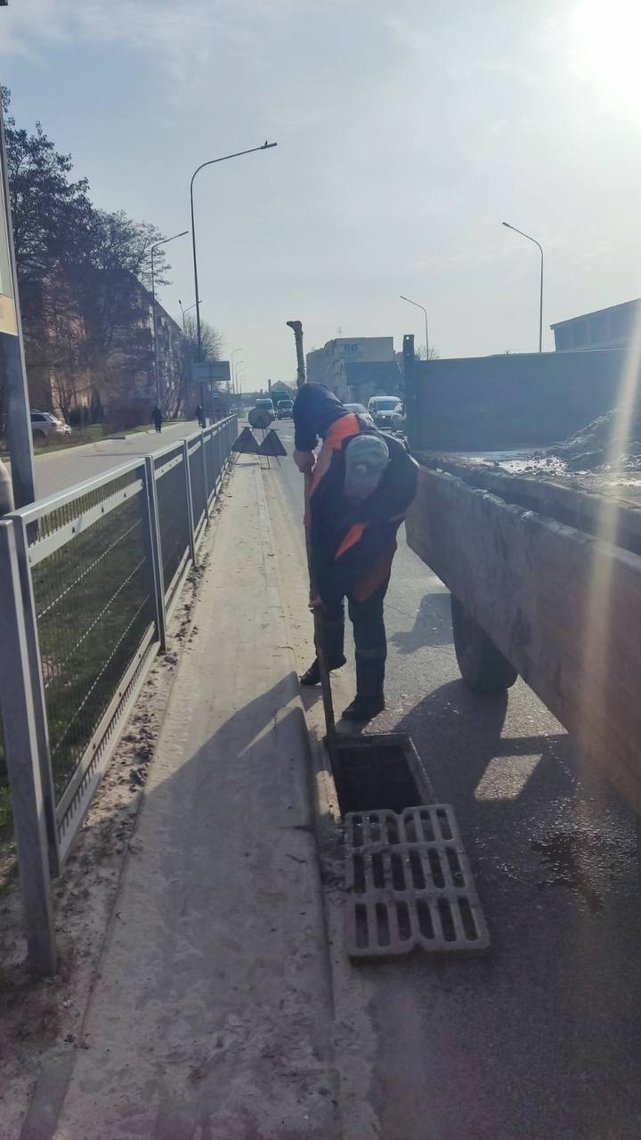 В Бресте ведется промывка сетей дождевой канализации