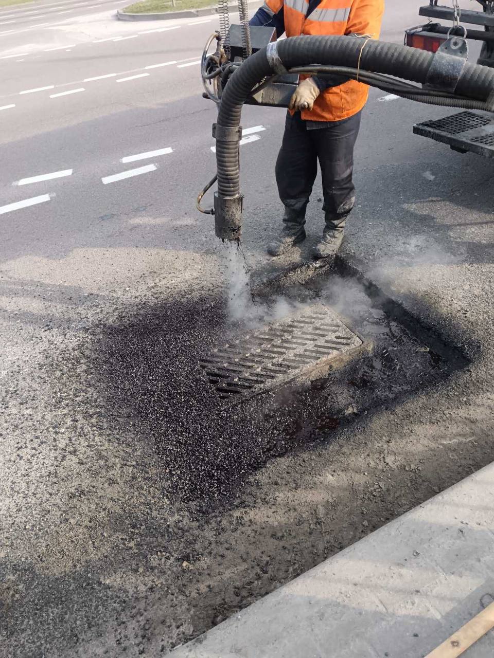В Бресте ведется промывка сетей дождевой канализации