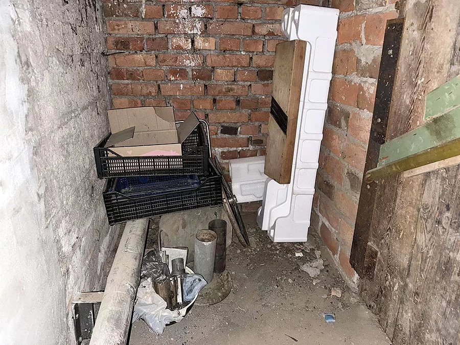 Синдром Плюшкина. Что белорусы хранят в подвалах и как их очищают от мусора