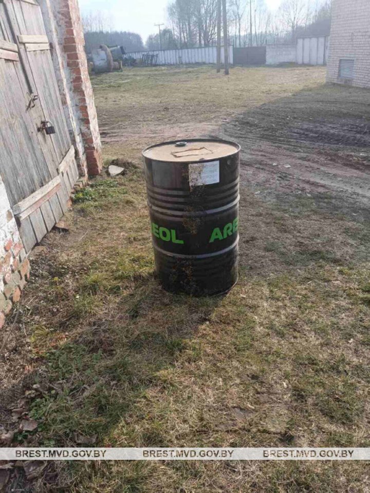 В Ганцевичском районе водитель сельхозпредприятия украл более 270 л дизтоплива