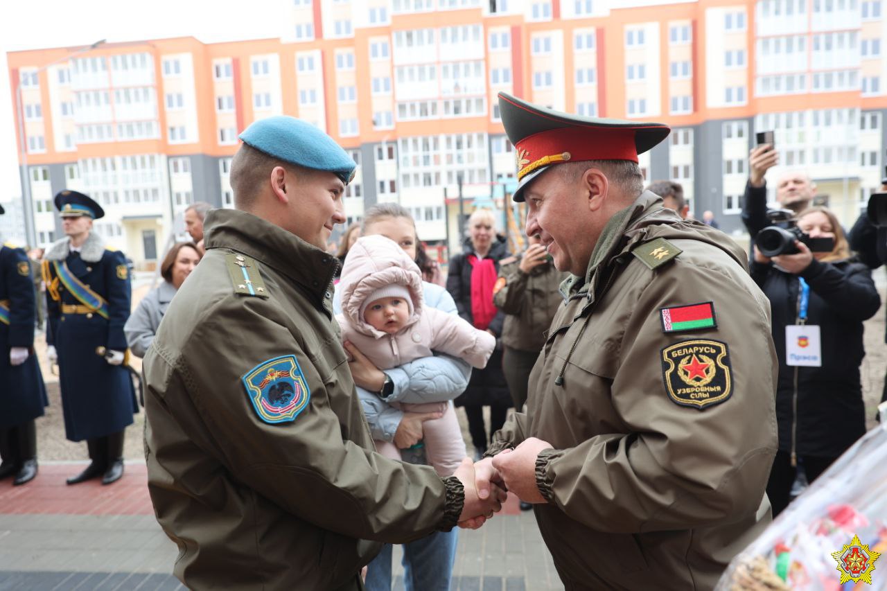 В Бресте прошло торжественное открытие двух домов для военнослужащих