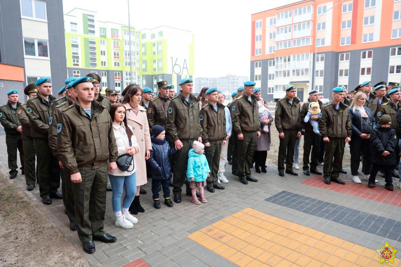В Бресте прошло торжественное открытие двух домов для военнослужащих