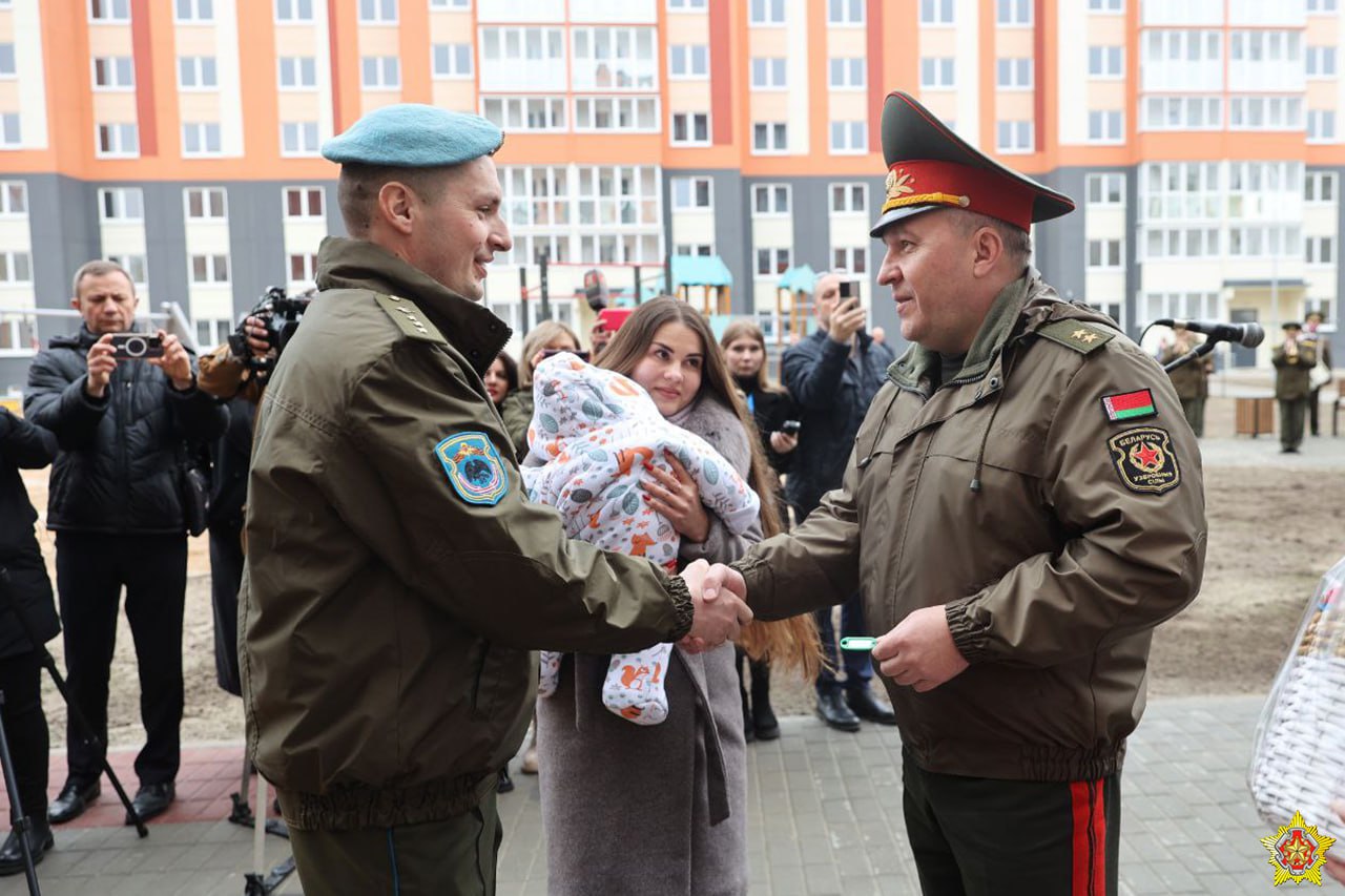 В Бресте прошло торжественное открытие двух домов для военнослужащих