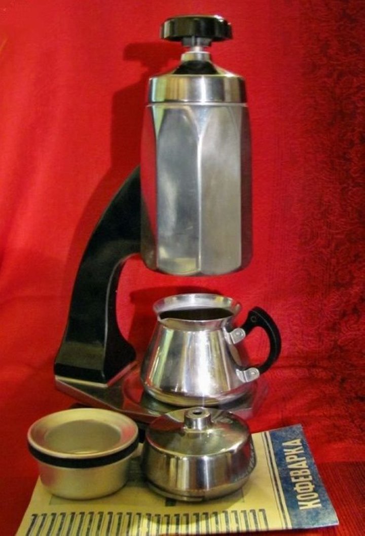 20 вещей родом из СССР, которые введут современных подростков в замешательство