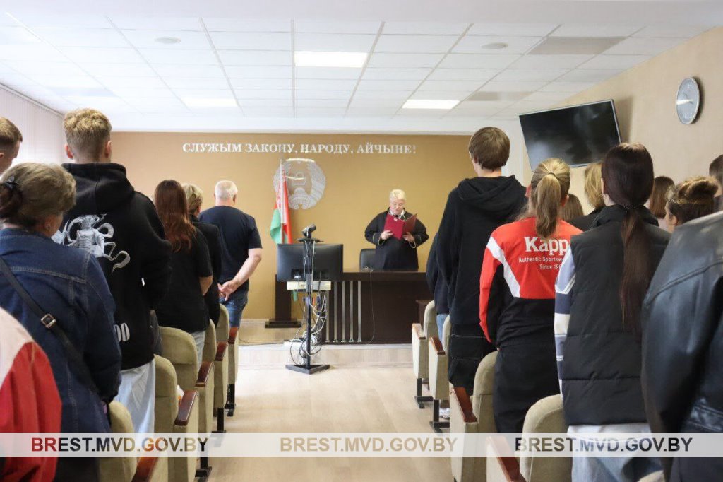 Наказание бесправнику из Бреста: 8 лет нельзя за руль, штраф и конфискация авто