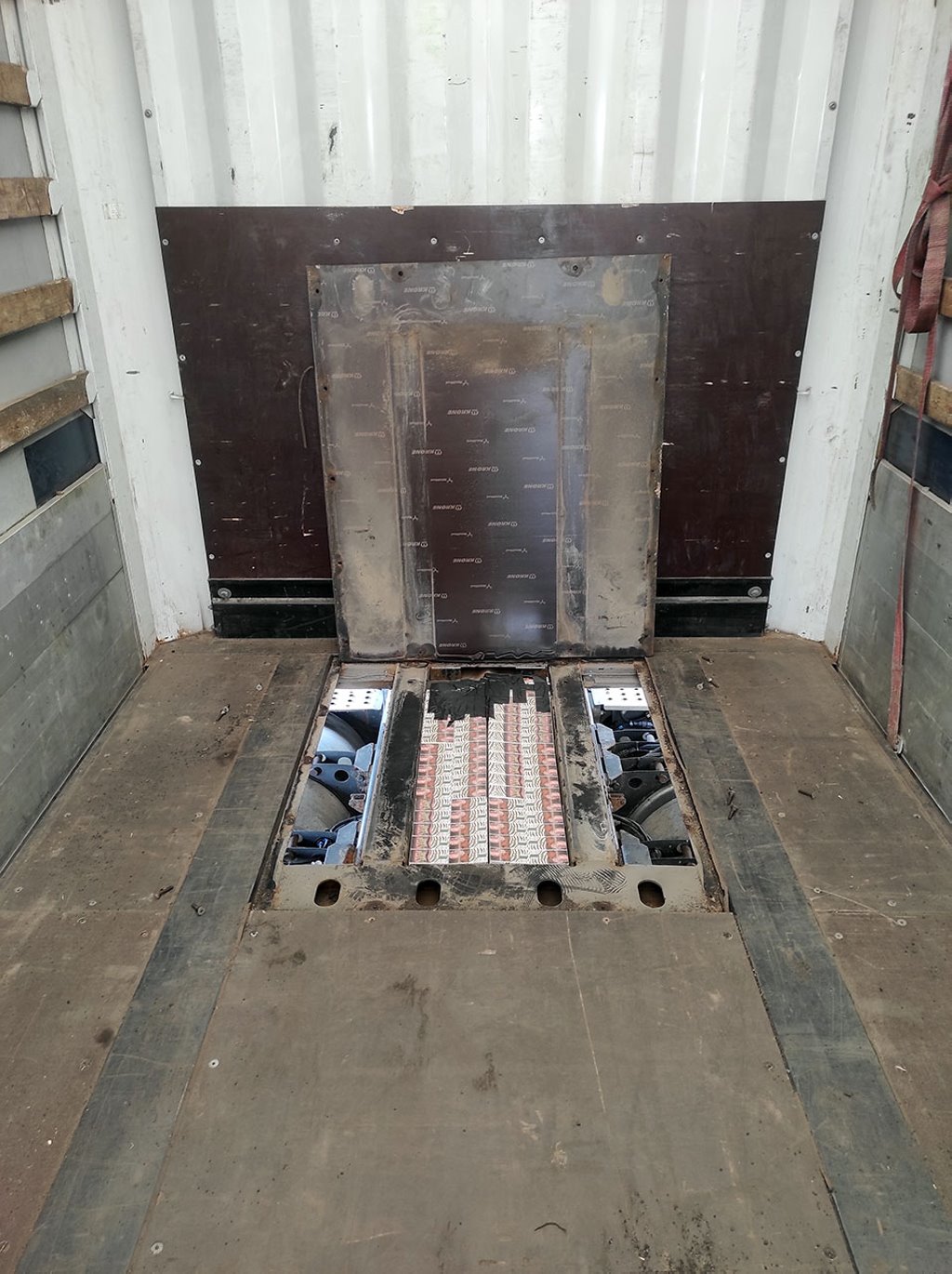 Литовцы нашли в фуре из Беларуси NZ Gold на 3,2 тыс евро. А минимальный штраф составит 3,5 тыс евро