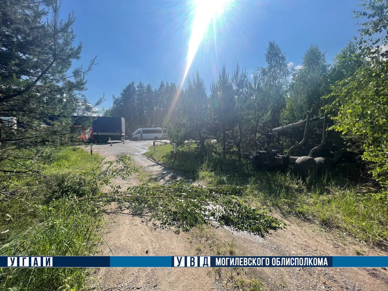 Маршрутка врезалась в трактор — два человека в реанимации