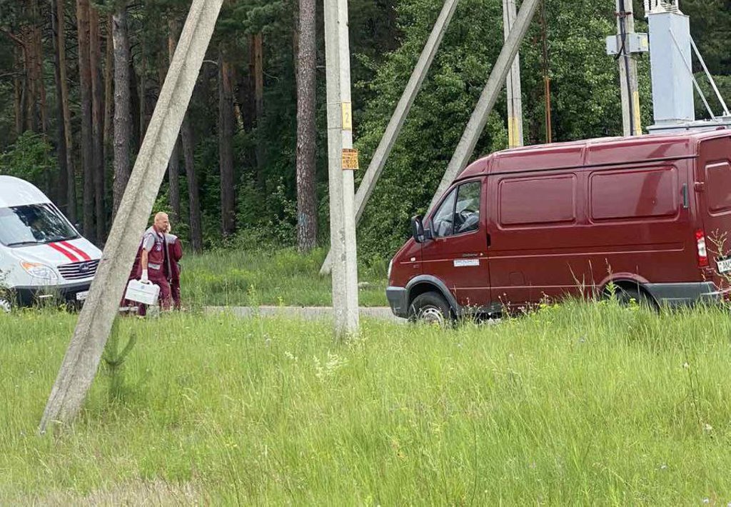 «Горел свечкой целый час». В Беларуси мужчина висел на линии электропередачи: что известно о жуткой трагедии