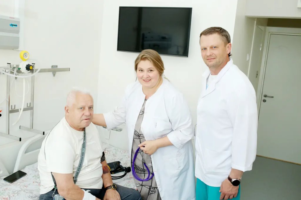 Не только слышал, но и видел, как бьётся сердце в груди. Знакомимся с хирургом из Бреста