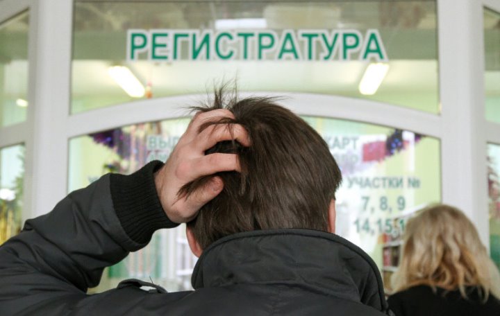 Мужчине повредили глаз во время покоса травы. Вот какую он получил компенсацию