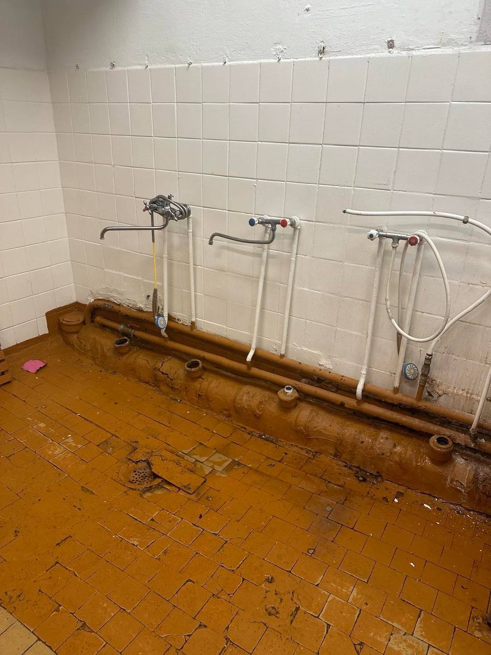 В трех школах Бреста начаты работы по реконструкции и капитальному ремонту пищеблоков