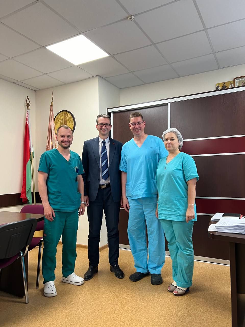 Первую операцию с рассечением пищевода пациенту провели в Беларуси