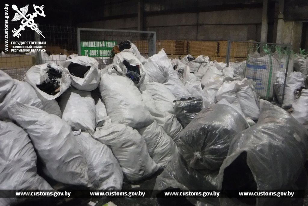 Брестские таможенники выявили груз, о котором мечтает каждый белорус-шопоголик