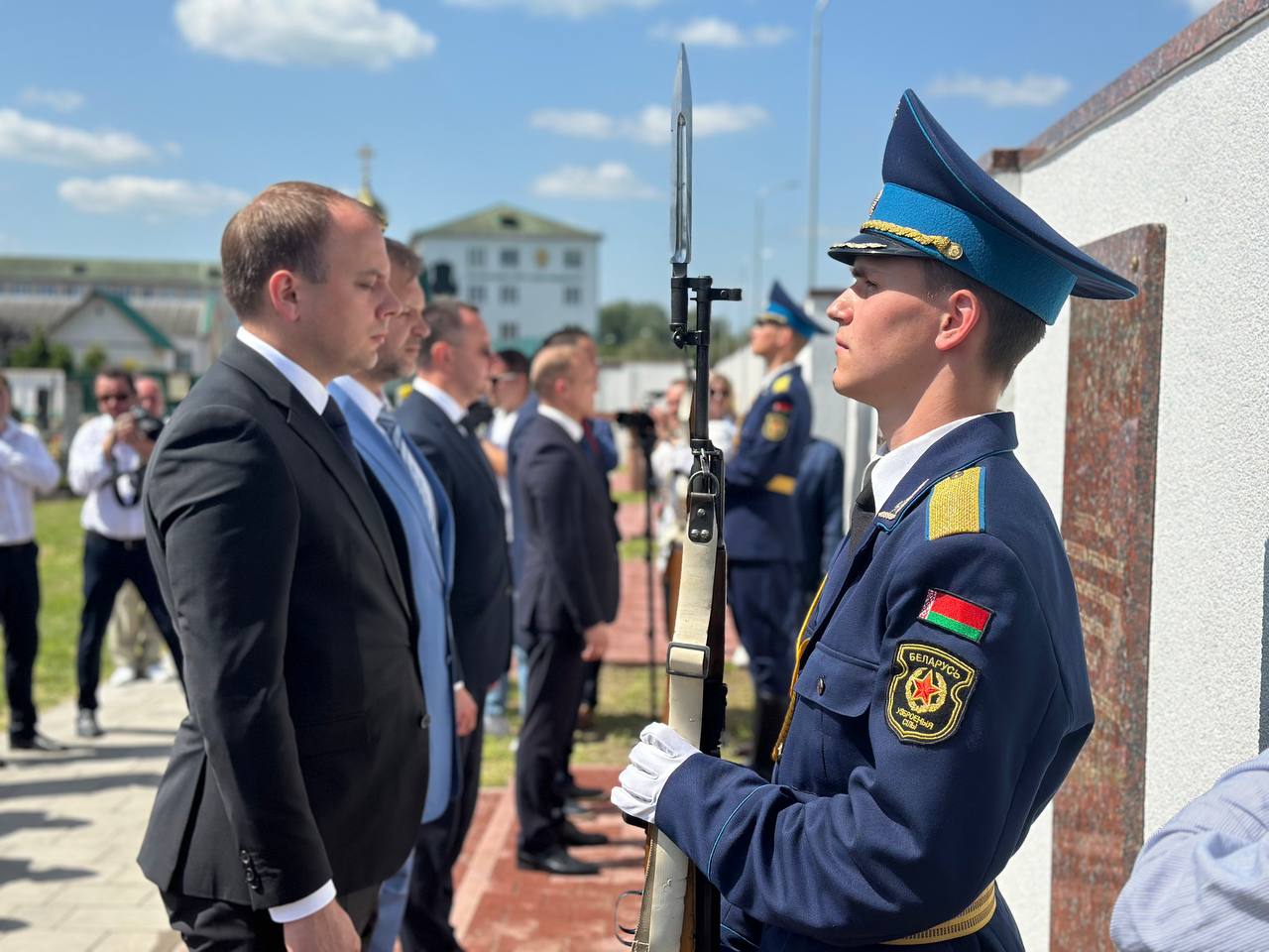 В Бресте состоялось открытие двух информационных досок на Аллее Памяти на Гарнизонном кладбище