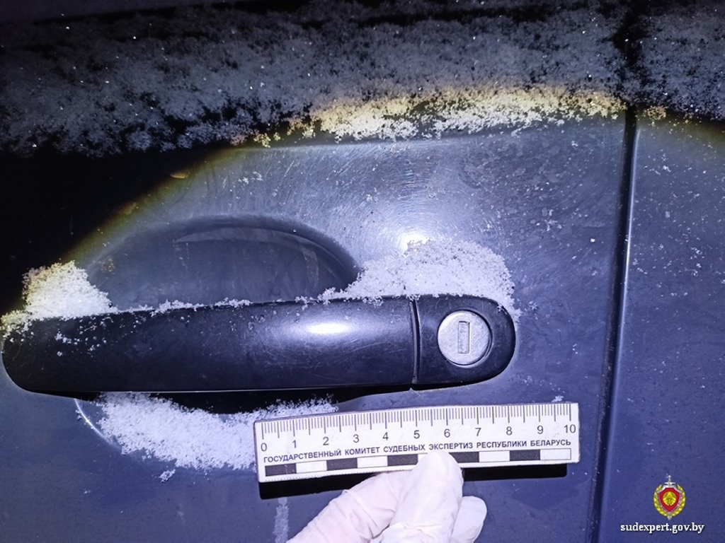 В Беларуси угонщика авто вычислили по ткани брюк и запаху