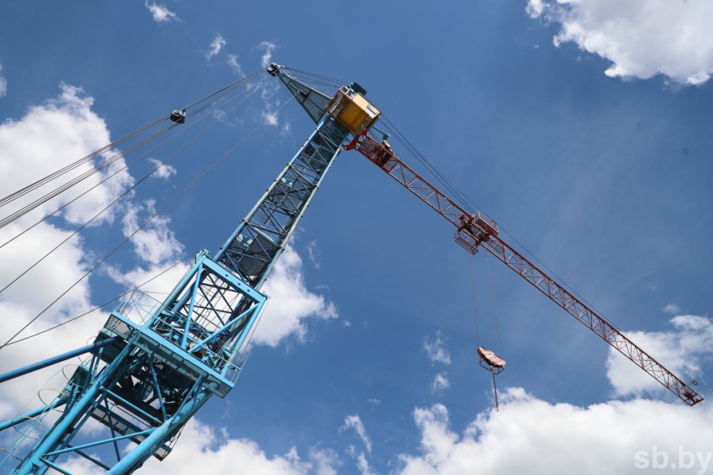 В Беларуси впервые выбрали лучшего крановщика страны. Первое место досталось жителю Бреста