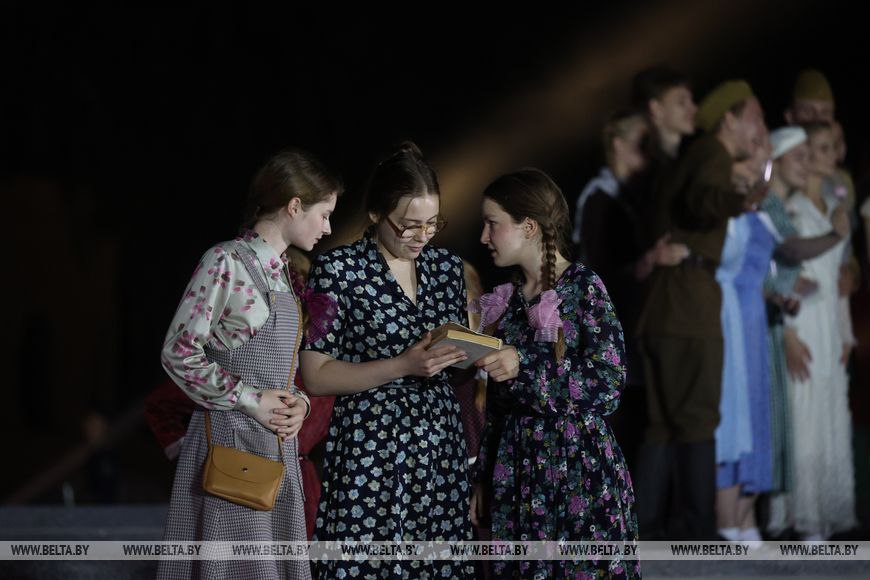 Митинг-реквием «Памяти павших - будьте достойны!» проходит в эти минуты в мемориальном комплексе «Брестская крепость-герой»