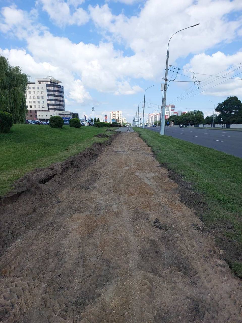 В Бресте идет ямочный ремонт улиц в микрорайоне Восток, улицы Янки Купалы и дворовых территорий в центральной части города