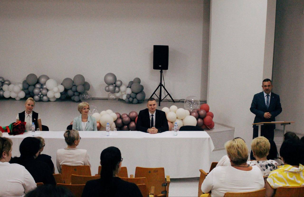 В трех школах Бреста новые директора