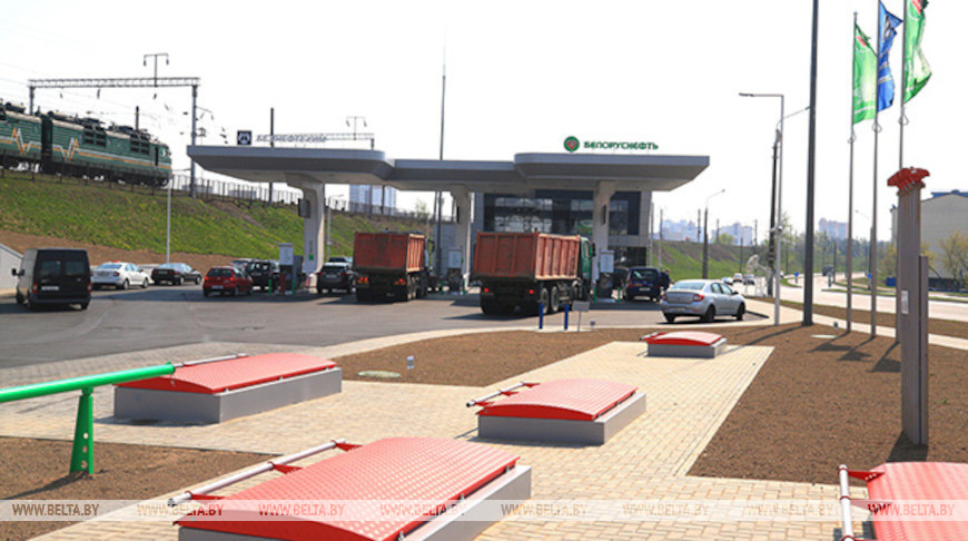 На АЗС Беларуси установят новые посты подкачки шин. Что в них особенного?