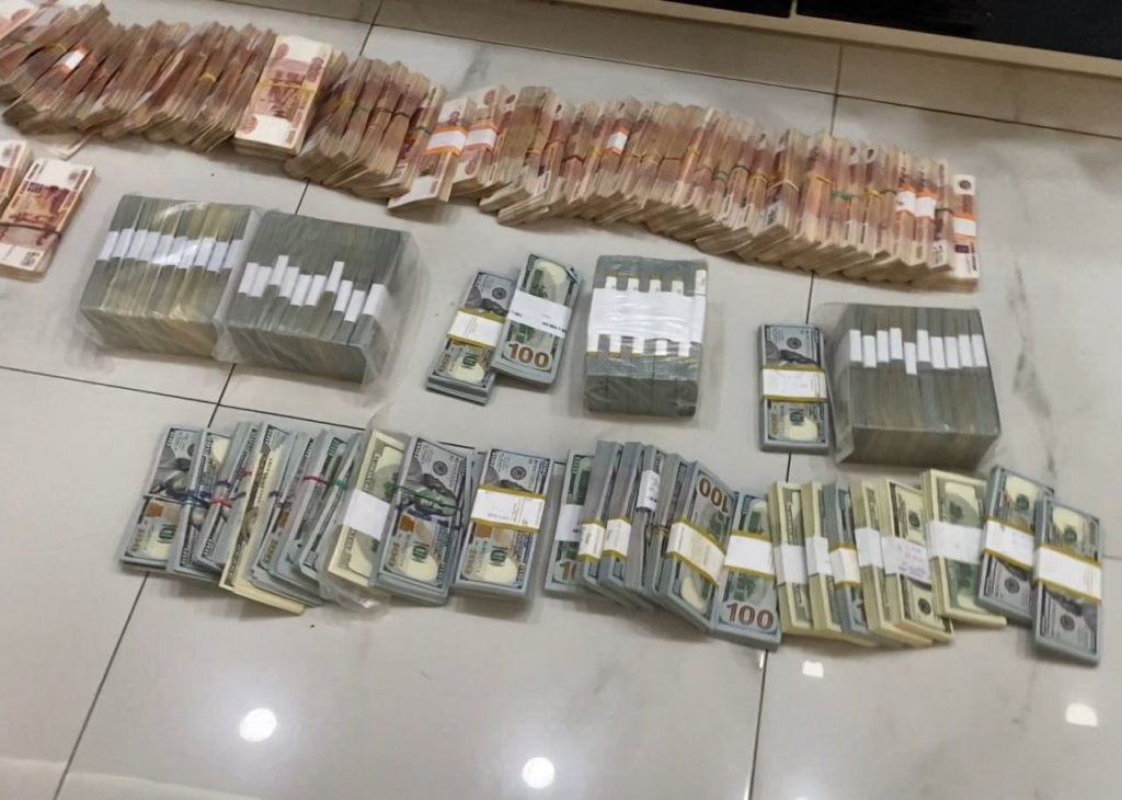 Продавец катеров недоплатил налоги. Во время обыска у него нашли более $1 млн