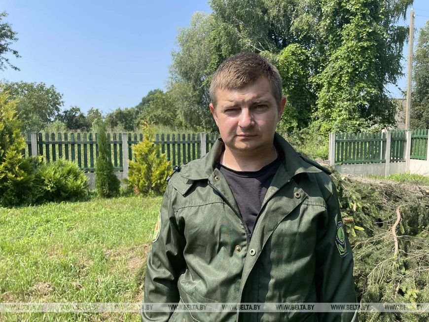 Шок, слезы и помощь. Агрогородок Лопатино Пинского района приходит в себя после разрушительного урагана