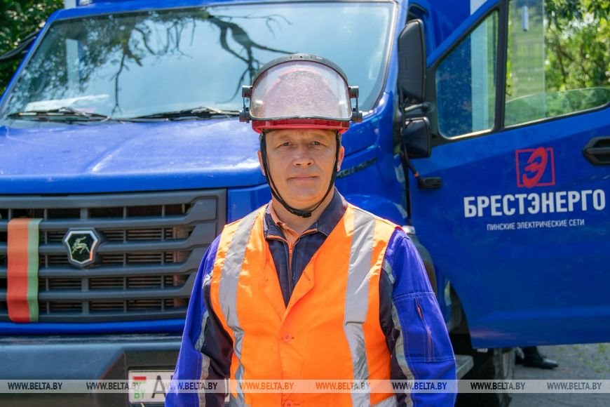 Шок, слезы и помощь. Агрогородок Лопатино Пинского района приходит в себя после разрушительного урагана