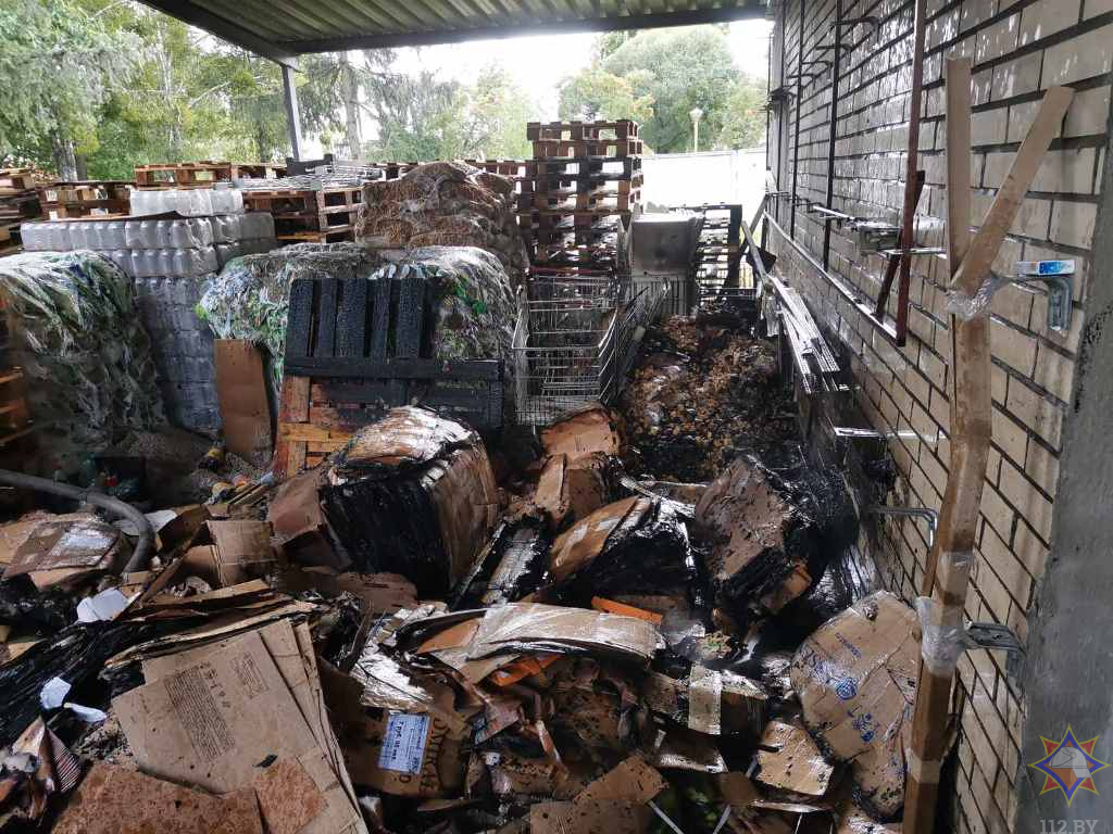 В Березе произошел пожар на территории магазина «Светофор»