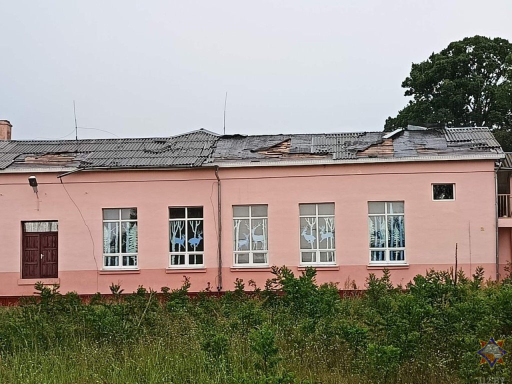 Почти 300 строений повреждены во время бури в Брестской области