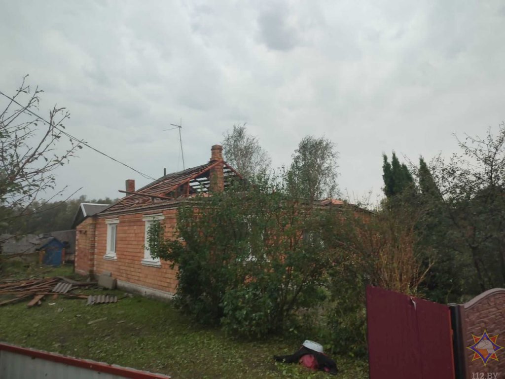 Почти 300 строений повреждены во время бури в Брестской области