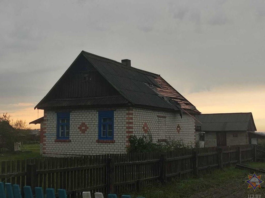 Почти 300 строений повреждены во время бури в Брестской области