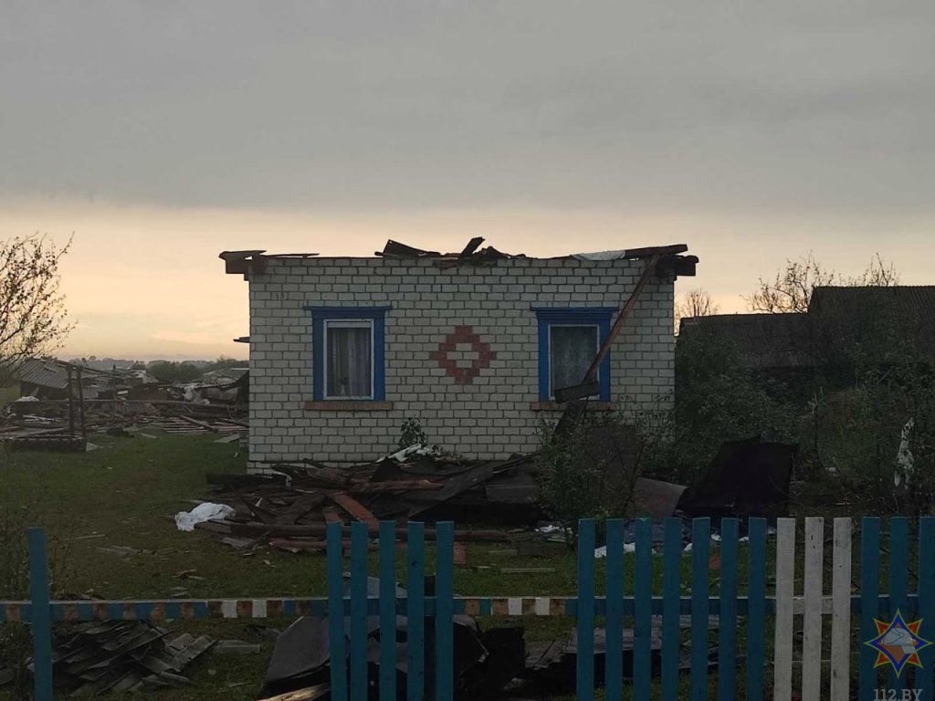Почти 300 строений повреждены во время бури в Брестской области
