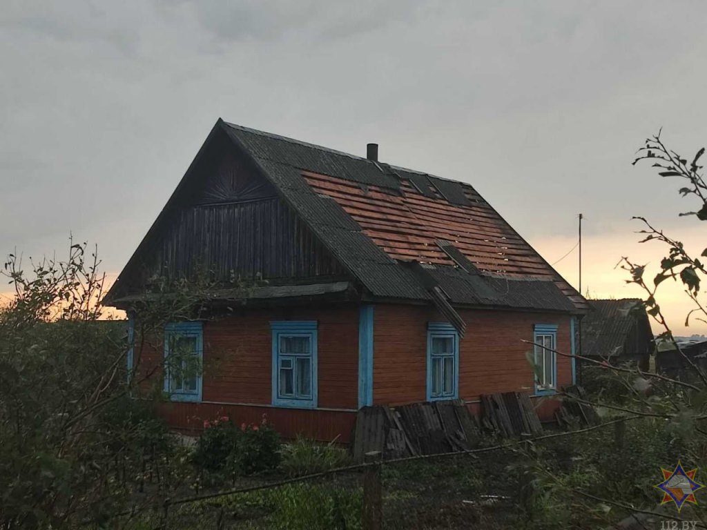 Почти 300 строений повреждены во время бури в Брестской области