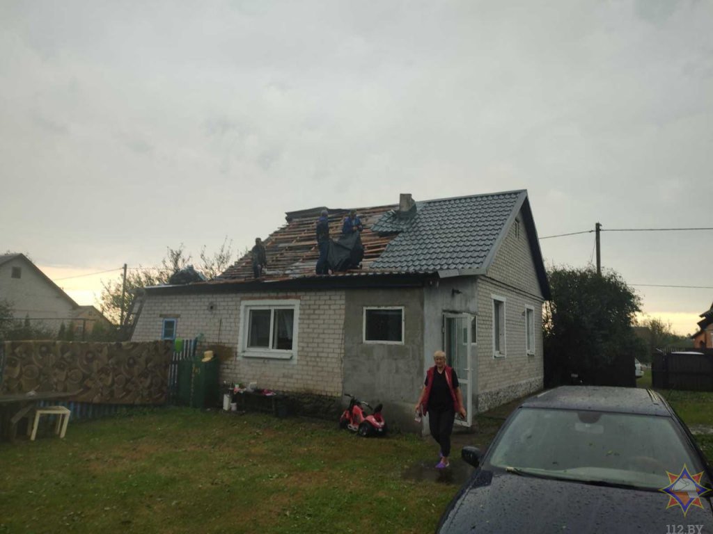 Почти 300 строений повреждены во время бури в Брестской области