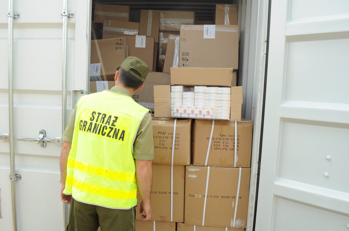 В Польше будут судить белорусов за контрабанду сигарет на $3 млн