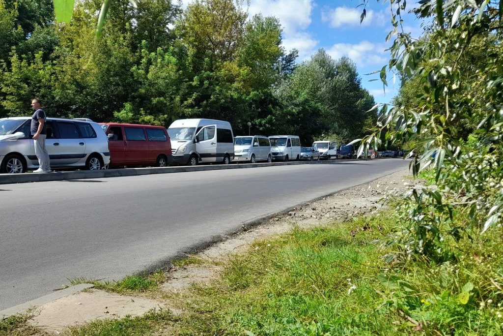 Как торгуют местами в очереди на границе Беларуси с Польшей