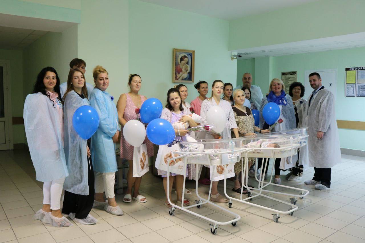 В Брестском областном родильном доме в День города родилось 3 мальчика и 1 девочка
