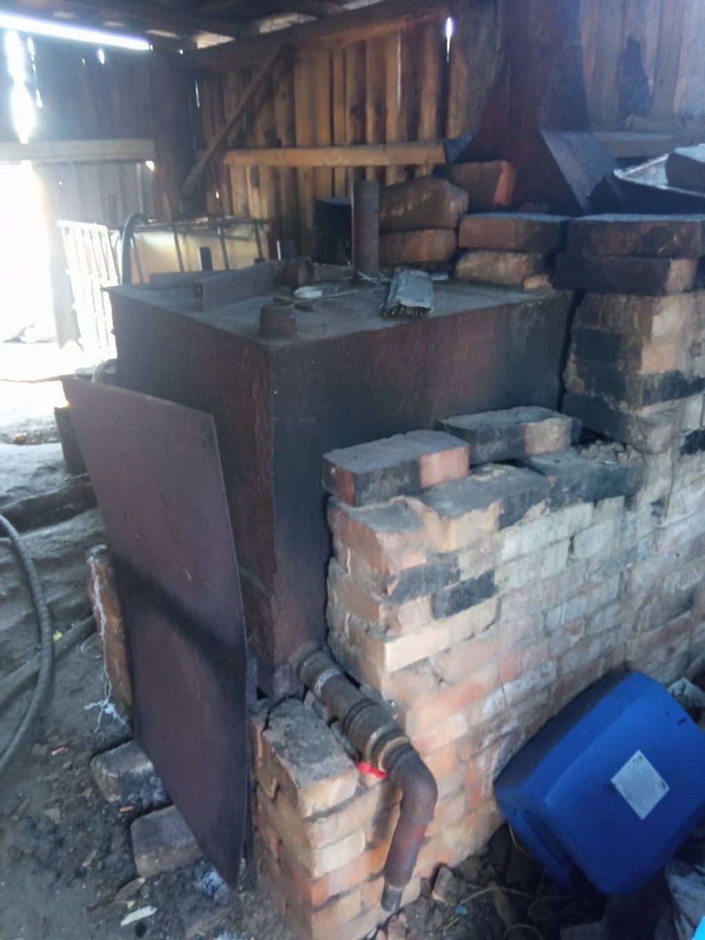 Огромное количество самогона «для себя» нашла милиция