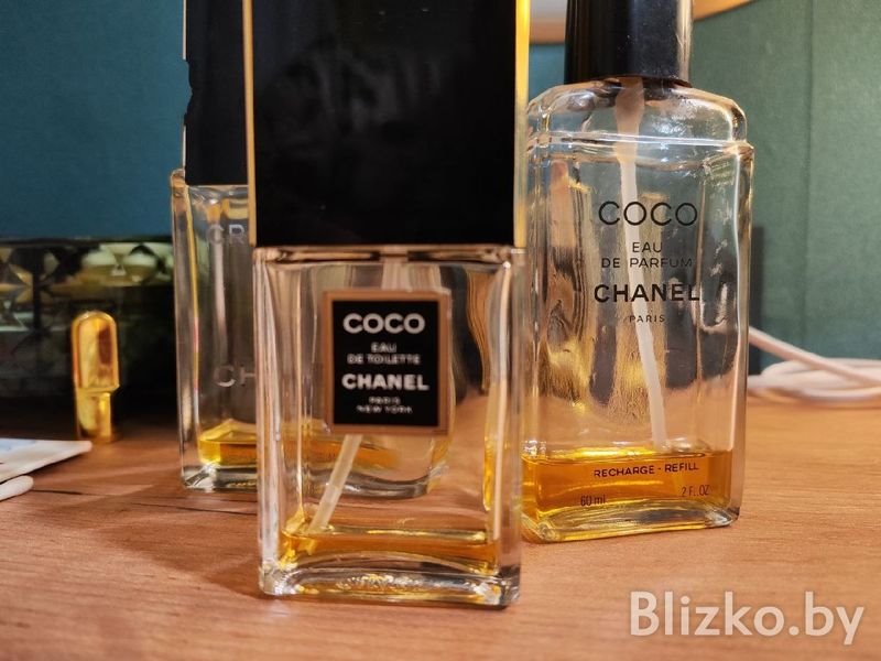 Белоруска ушла в парфюмерный «запой» и собрала коллекцию духов из 350 флаконов. Как ей удалось это сделать