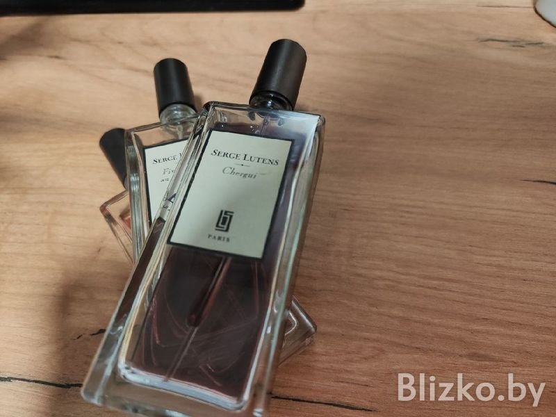 Белоруска ушла в парфюмерный «запой» и собрала коллекцию духов из 350 флаконов. Как ей удалось это сделать