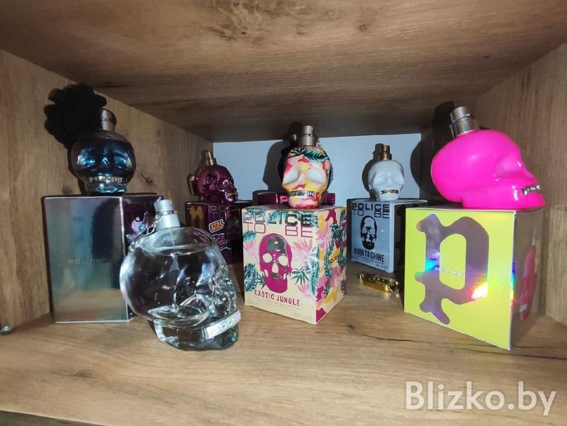 Белоруска ушла в парфюмерный «запой» и собрала коллекцию духов из 350 флаконов. Как ей удалось это сделать