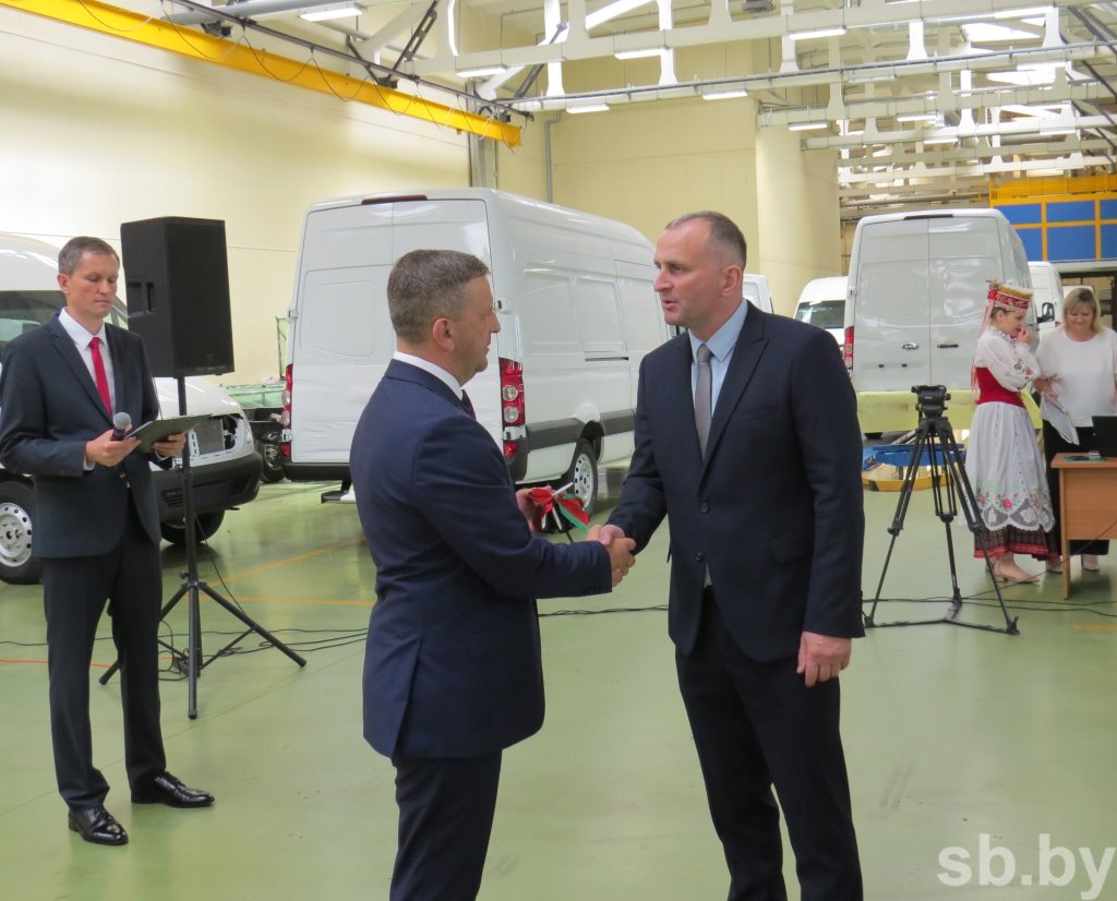 Учреждения соцобслуживания Брестской области получили три спецавтомобиля