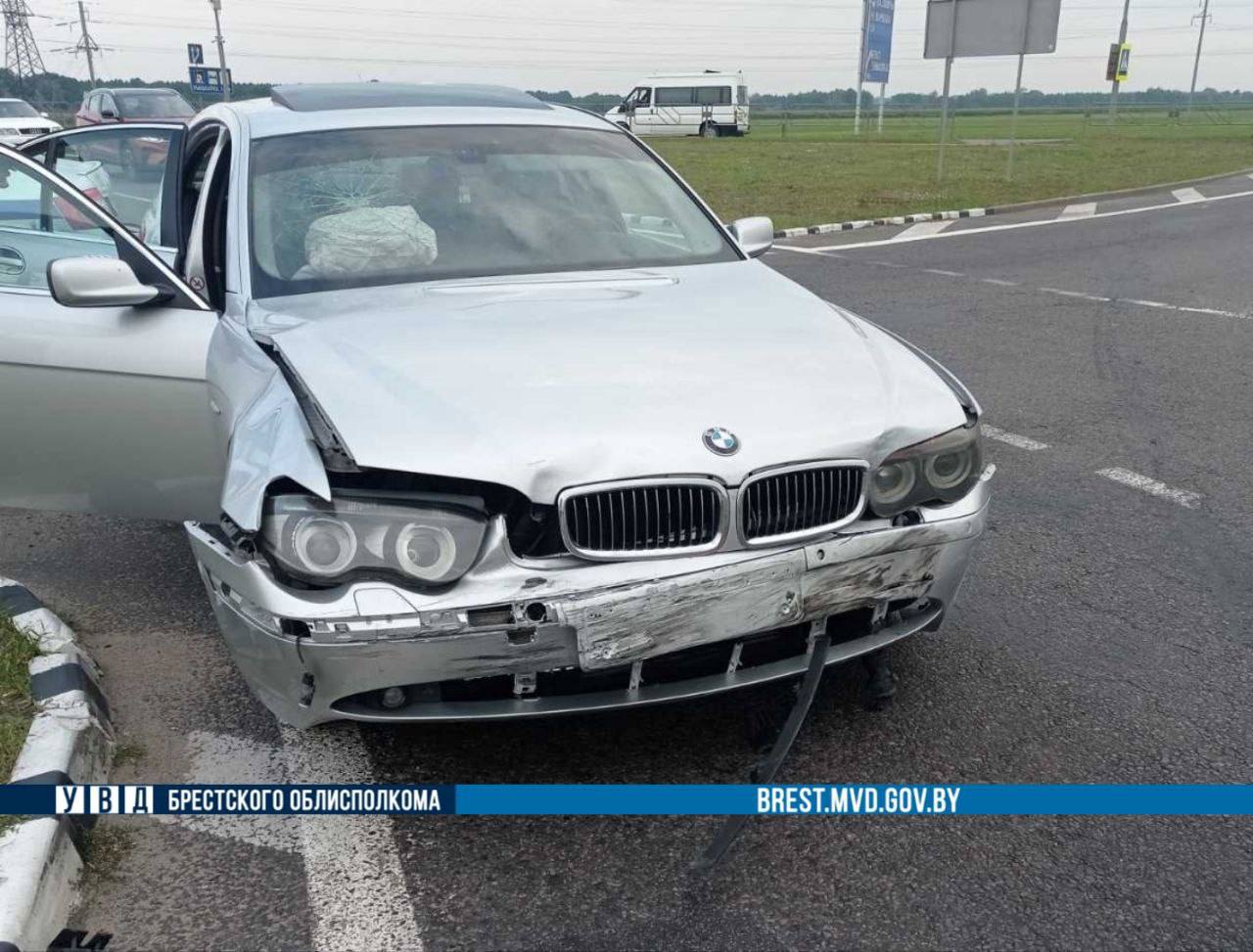 В Бресте столкнулись BMW и Toyota. Кто виноват?