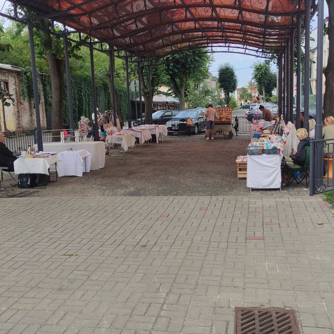 Ремесленный дворик начал работать на улице Островского в Бресте