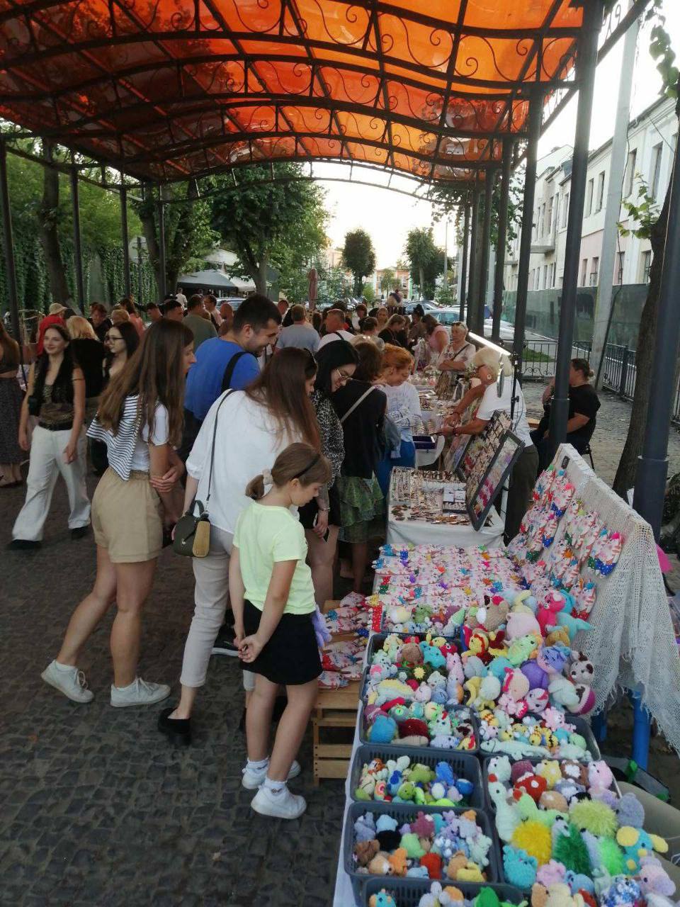 Ремесленный дворик начал работать на улице Островского в Бресте