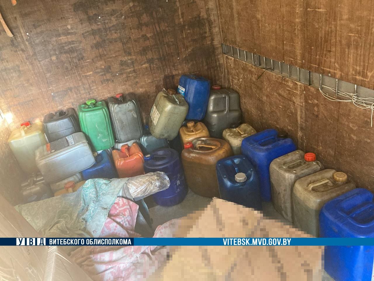 Белорус скупал солярку прямо в поле – четверо фигурантов водворены в ИВС