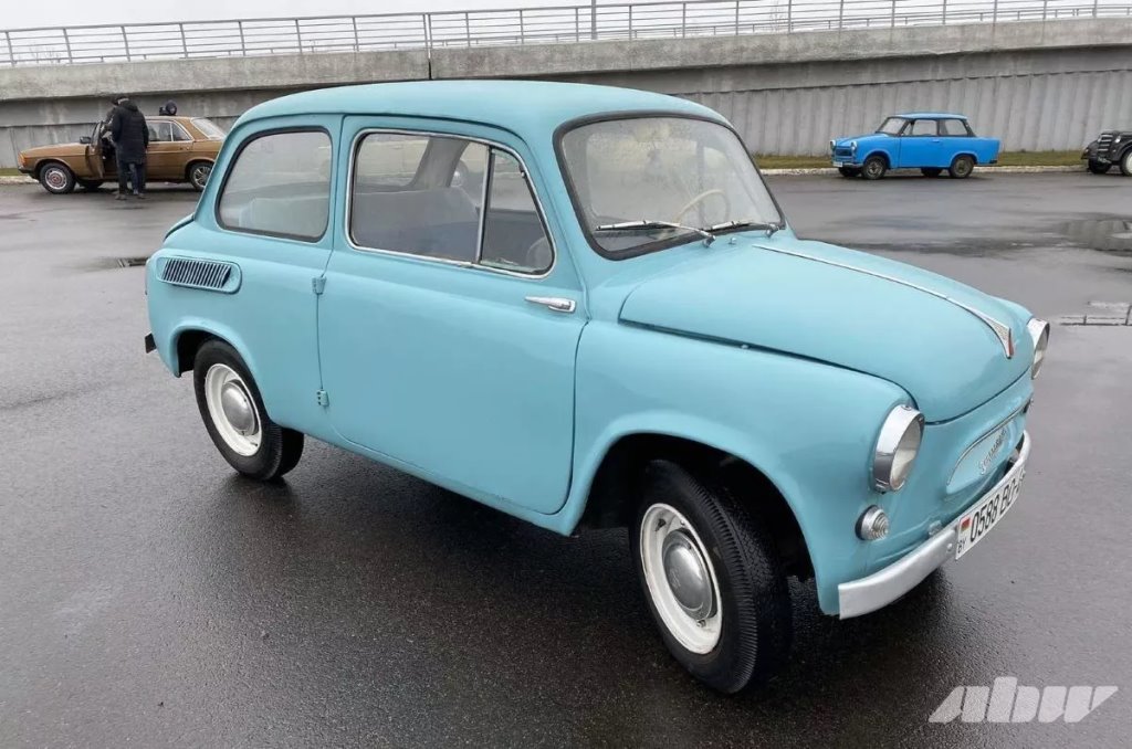 Был катафалком, а стал звездой кино: история «Баркаса-1000» и других ретроавто коллекционера из Жабинки