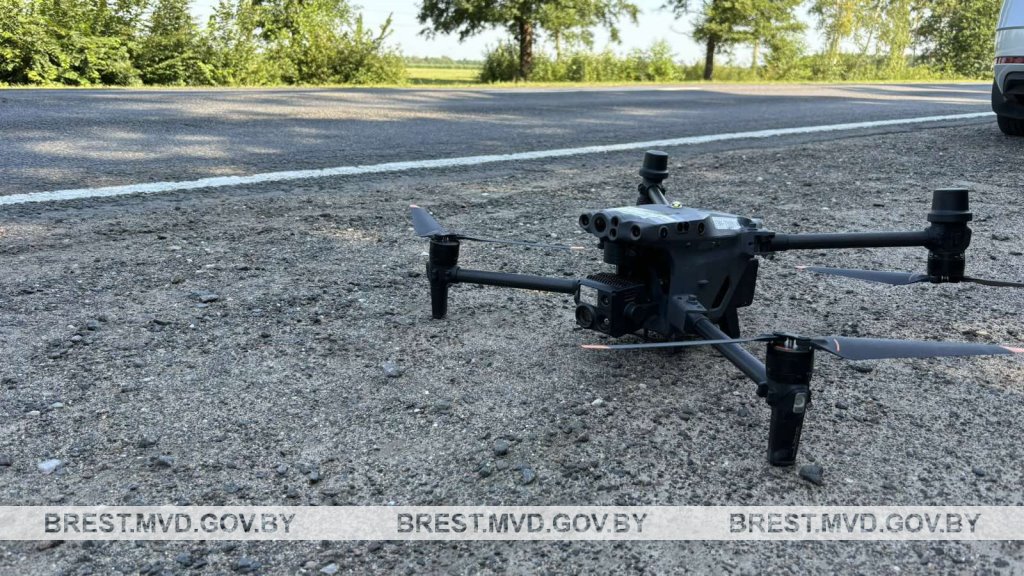 Возле Бреста ГАИ провела мониторинг дорог при помощи квадрокоптера