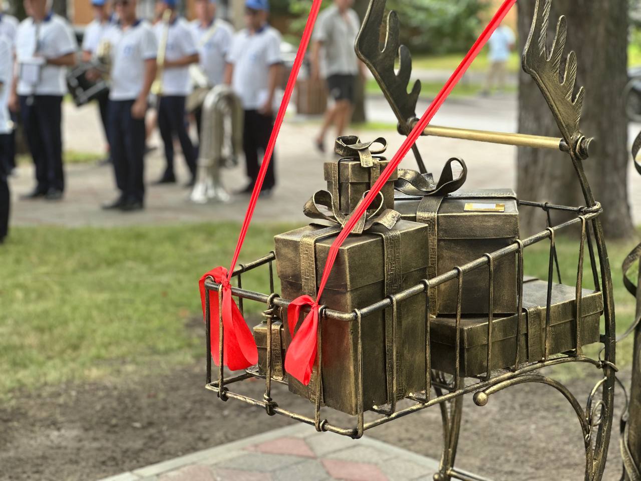 В Бресте на Гоголя открыли фонарь к 100-летию органов торговли